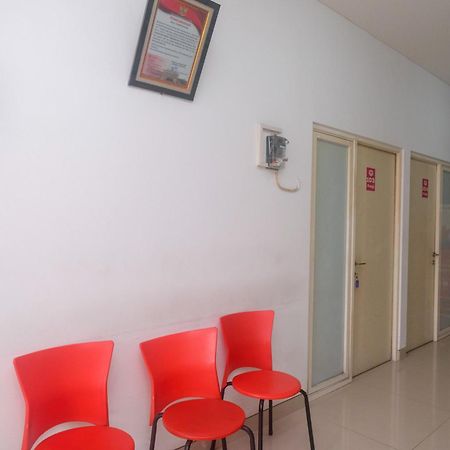 Hotel Reddoorz Syariah Near Simpang Lima Semarang Jomblang Exterior foto