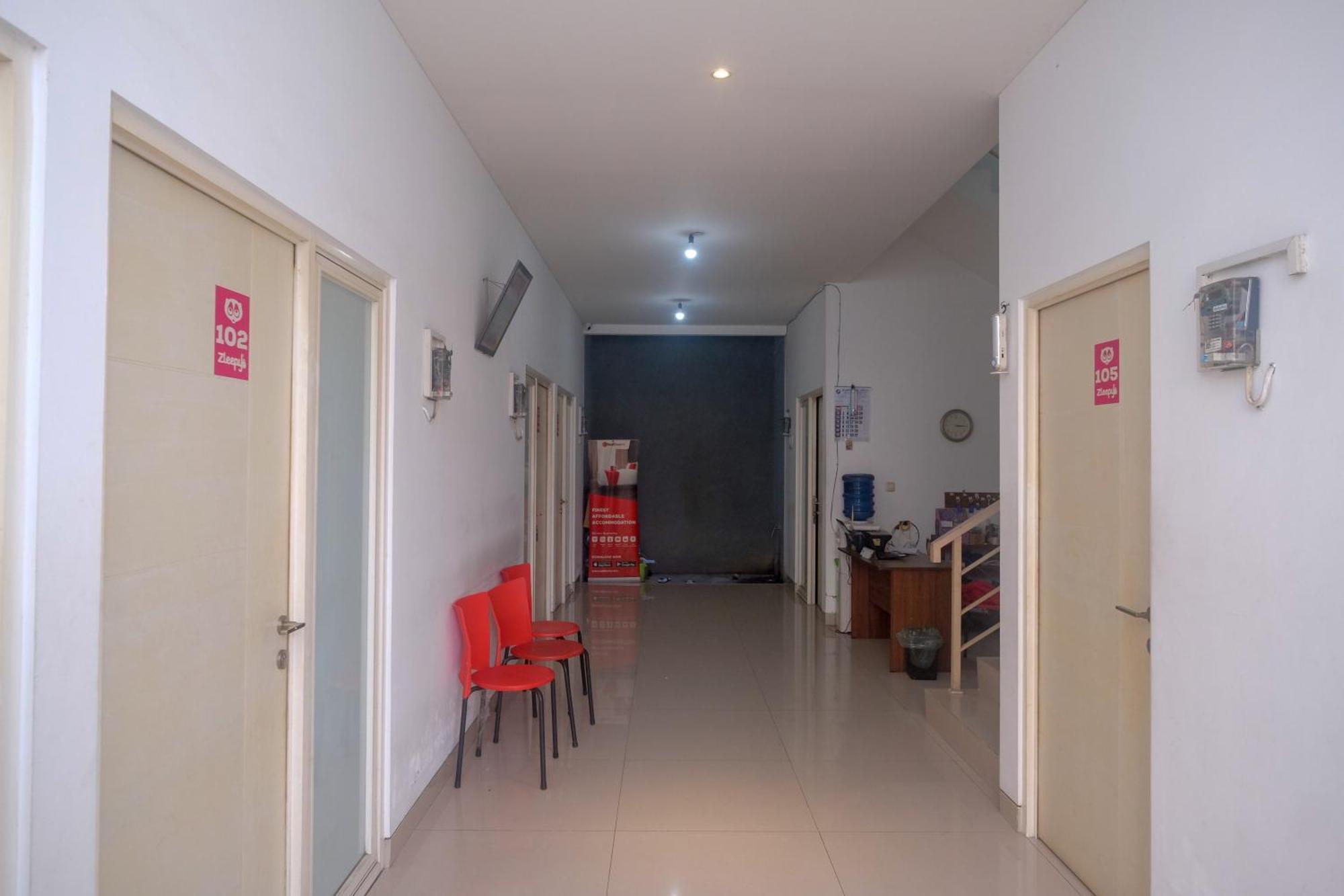 Hotel Reddoorz Syariah Near Simpang Lima Semarang Jomblang Exterior foto