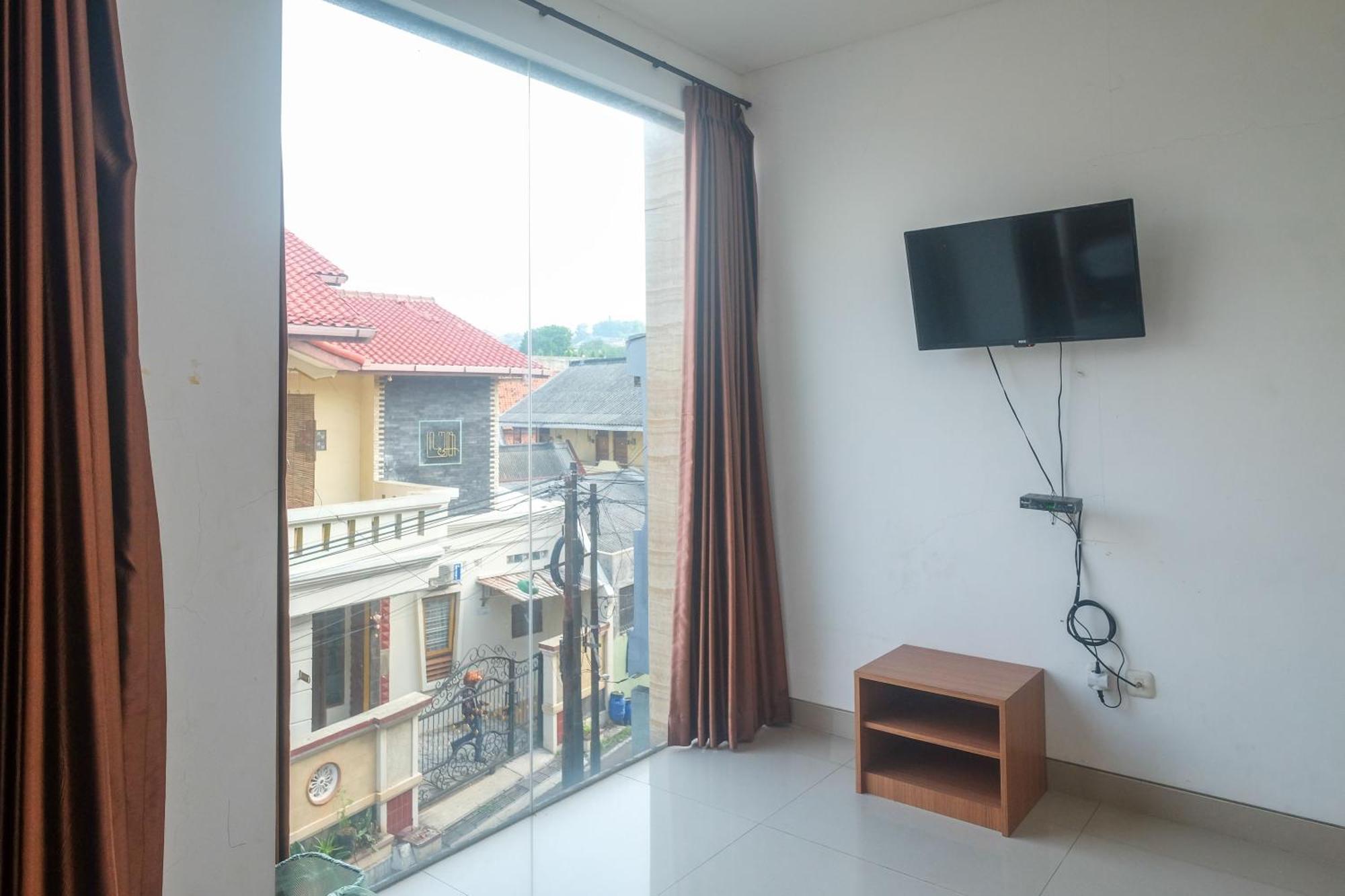 Hotel Reddoorz Syariah Near Simpang Lima Semarang Jomblang Exterior foto